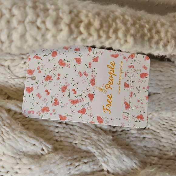 Free People Ivory Sweater NWT, Size XS - Picture 4 of 15